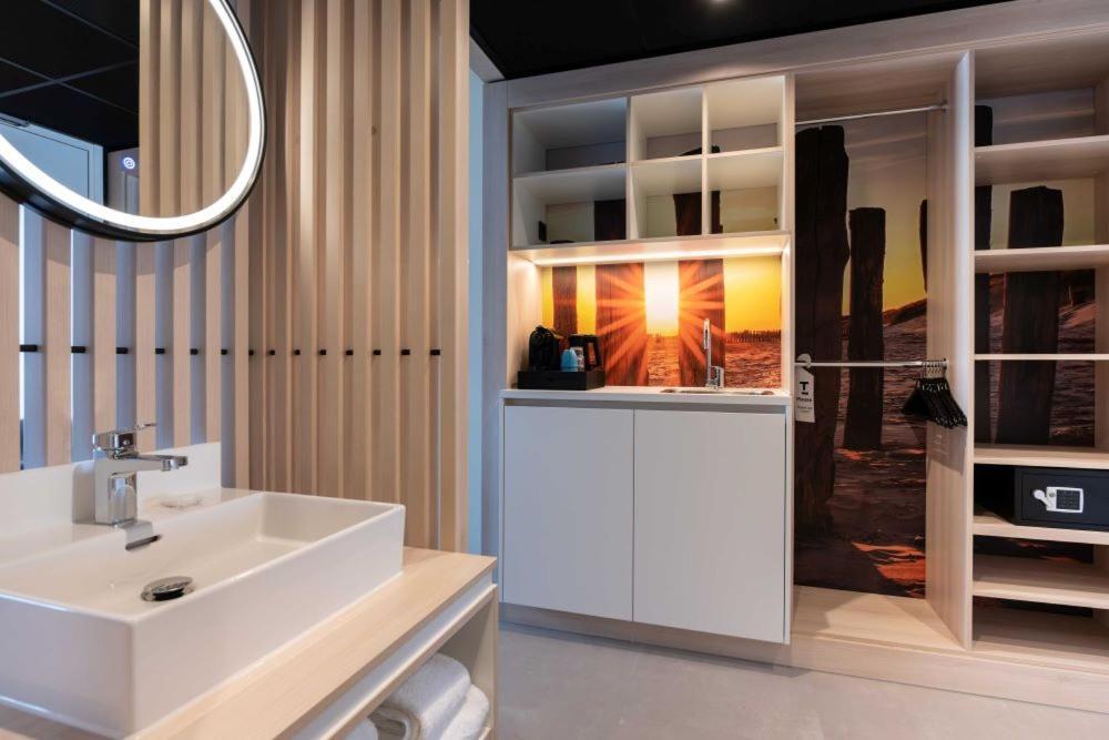 Hotel Waterstate โฮช ภายนอก รูปภาพ